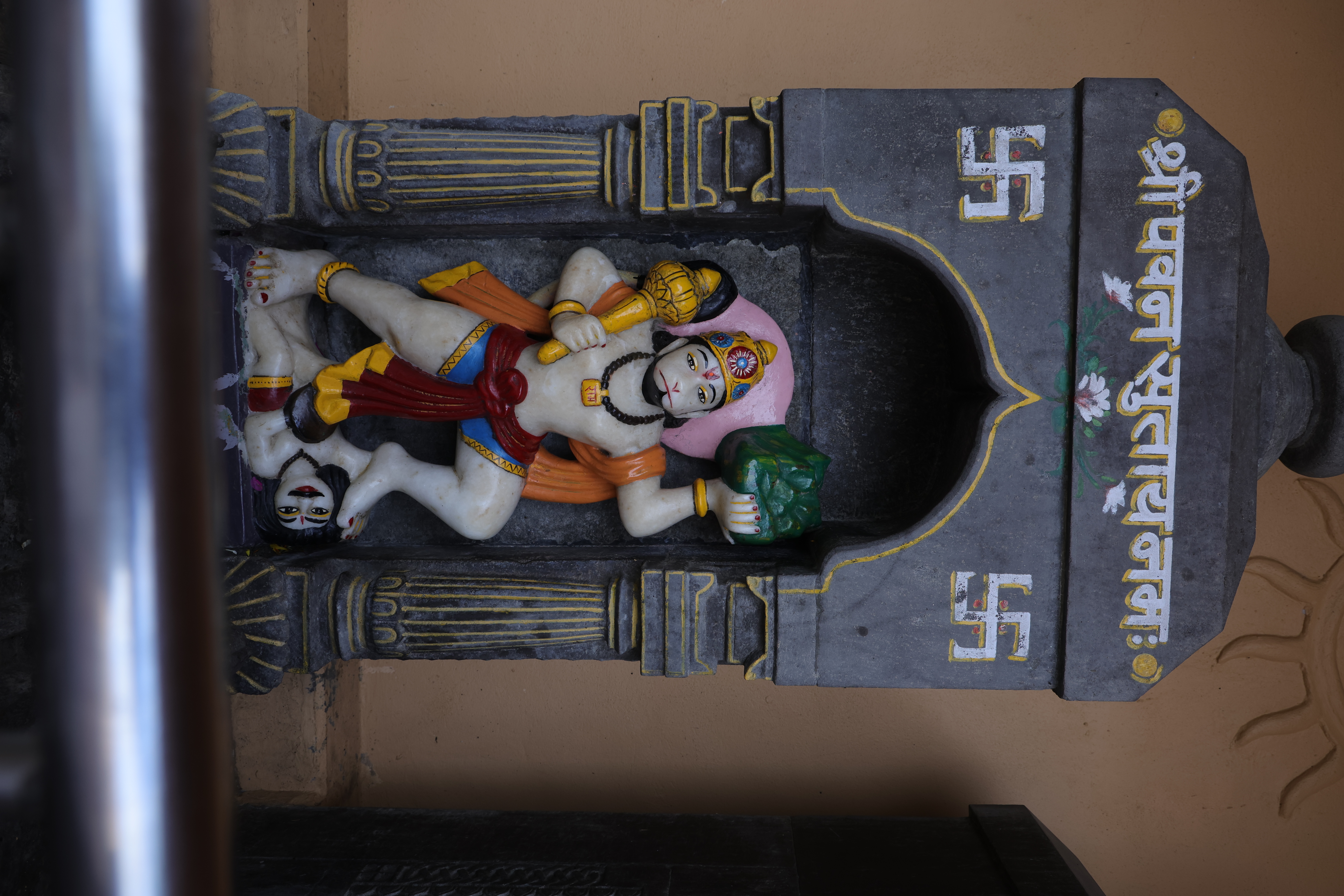 श्री शनिदेव मूर्ती